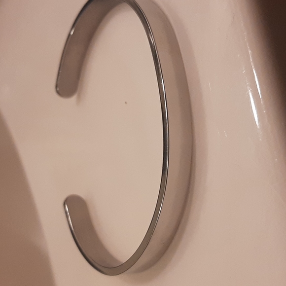 Silviax 'Keep....Going' Siver Inner Engraved Bangle Cuff Bracelet NWOT In Box - Picture 9 of 13